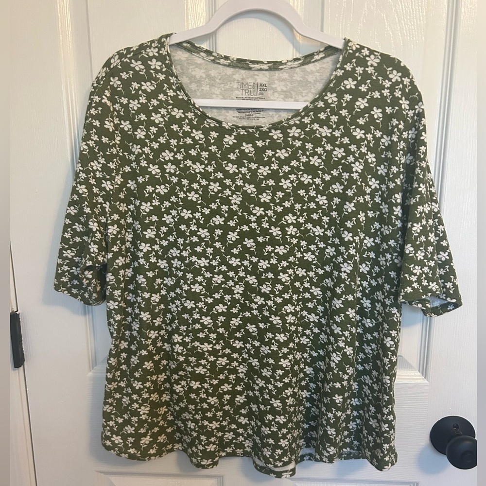 Time and Tru short sleeve top